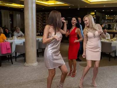 Най-острото перо на спортната и политическа журналистика чукна 50 с изискано парти