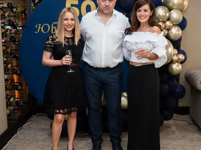 Най-острото перо на спортната и политическа журналистика чукна 50 с изискано парти