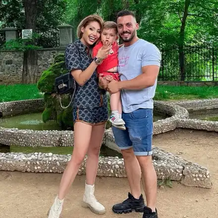 Новият на Джулиана Гани гледа детето й