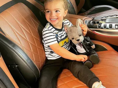 Новият на Златка Райкова глези сина й (Снимка)