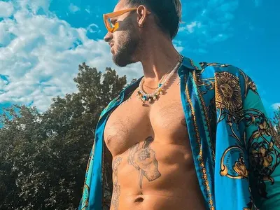 Папи Ханс не е на левия бряг, но се заиграва с меките китки