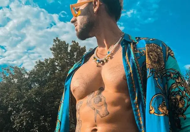 Папи Ханс не е на левия бряг, но се заиграва с меките китки