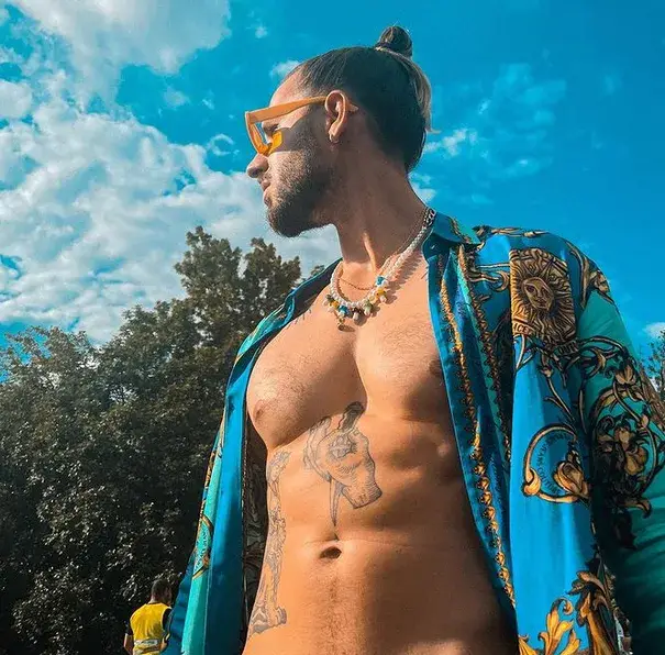 Папи Ханс не е на левия бряг, но се заиграва с меките китки