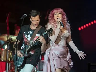 Петя Буюклиева пя със сина и мъжа си: Чувствам се като Веселин Маринов (Снимки)