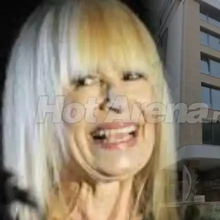 Певицата-брокер: Лили продаде на далавера апартамент за половин милион