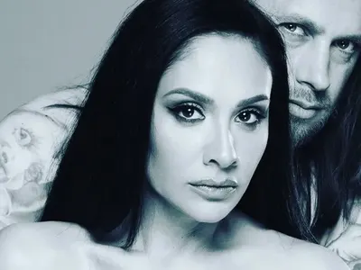 Плачков показа как мачка бюста на Мариана Попова (Снимка)