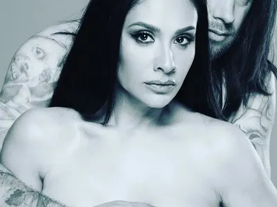 Плачков показа как мачка бюста на Мариана Попова (Снимка)