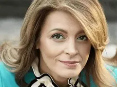 Президентшата Деси Радева в огнен капан