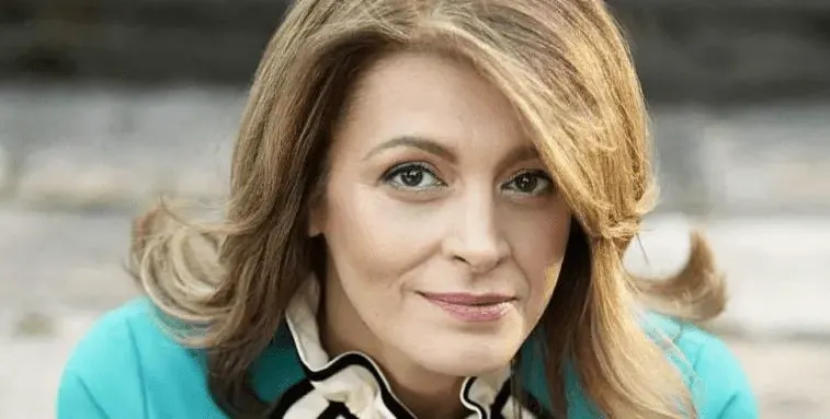 Президентшата Деси Радева в огнен капан