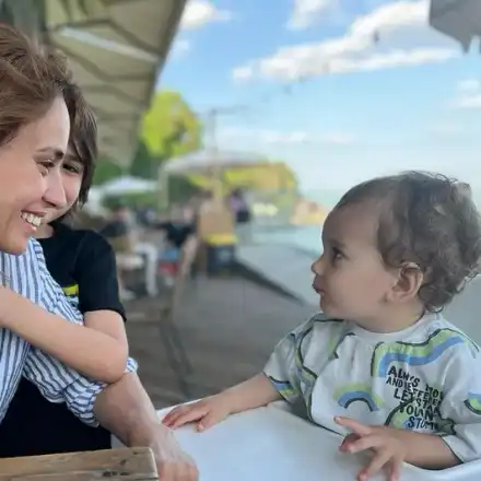 Радина Кърджилова заведе децата на море