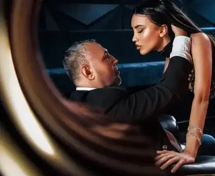 Разгонена певица яхна Христо Мутафчиев (Брутално видео)