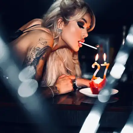 С майка си посрещнала 27-ия си рожден ден Диона!