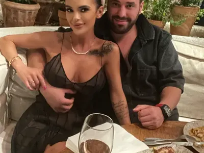 Сезонът на дините е открит: Плеймейтки и силиконки атакуват морето