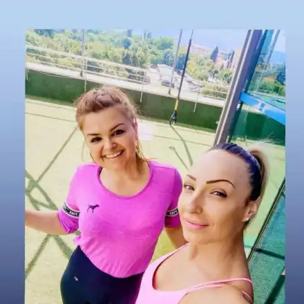 Ще става слаба! Петя Дикова прави плочки на корема!