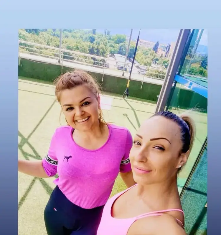 Ще става слаба! Петя Дикова прави плочки на корема!