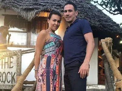 Щерката на Боби М. разпуска на тузарска почивка