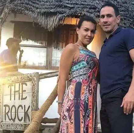 Щерката на Боби М. разпуска на тузарска почивка