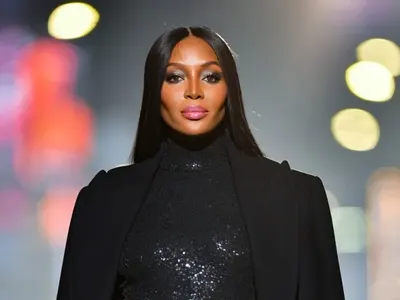 След като взе 600 бона за снимки: Наоми Камбъл се оплака от расизъм у нас