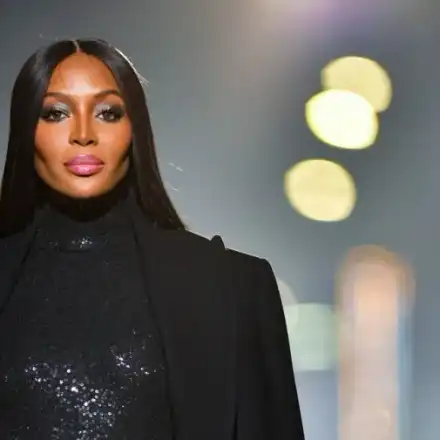 След като взе 600 бона за снимки: Наоми Камбъл се оплака от расизъм у нас