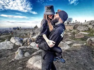 След скандала: Гаджето на Сузанита размишлява край морето (Снимка)