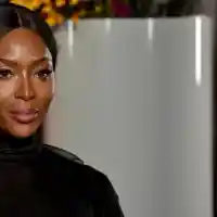 Стана ясно защо бг митничари проверили Наоми Кембъл на Летище София