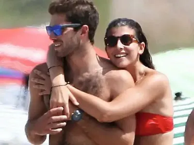 Сватбата на годината!  Внучката на  Симеон II  се омъжи тайно във ферма (Папарашки снимки)