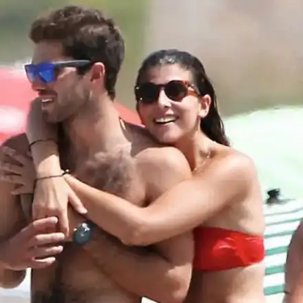 Сватбата на годината!  Внучката на  Симеон II  се омъжи тайно във ферма (Папарашки снимки)