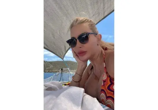 Тоца ще пръсне деколтето (Фото)