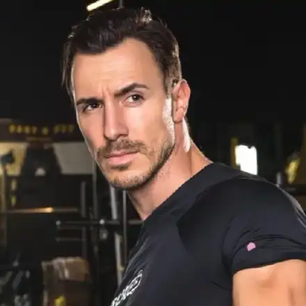 В книга за мъже: „Ергенът“ дава съвети как да спечелим сърцата на дамите