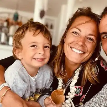 Волна като птичка божия! Силвия Петкова изпрати мъжете на море