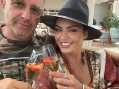 Деси Цонева празнува годишнина в Париж