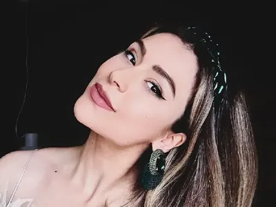 За кой ли път? Ася Капчикова пак се тунингова