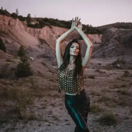 Анелия най-накрая си направи канал