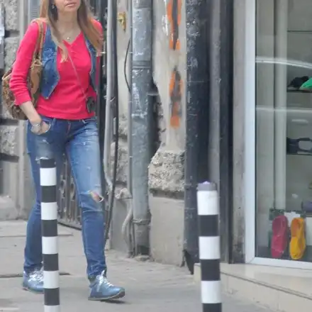 Бившата на Любо Пенев го закъса, бере ядове с ЧСИ