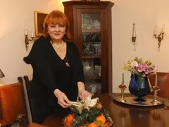 Богдана Карадочева продаде апартамента на „Витошка”