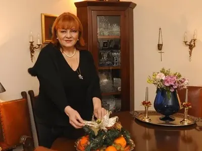 Богдана Карадочева продаде апартамента на „Витошка”