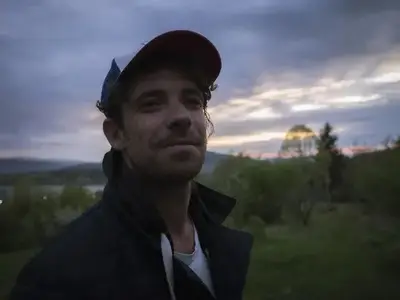 Бунтарят Явор Бахаров си остана лошо момче и на 37