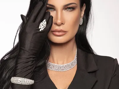 Цеци Красимирова с магазин за „храни от канабис“