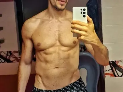 Даниел Петканов смъкна шкембето след развода