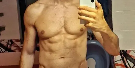 Даниел Петканов смъкна шкембето след развода