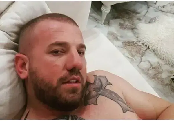 Динко пред развод, фръцка се с любовница