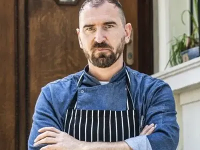 Докато е зад решетките: Шеф Токев продава чорба от коприва за 15 лв.