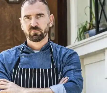 Докато е зад решетките: Шеф Токев продава чорба от коприва за 15 лв.