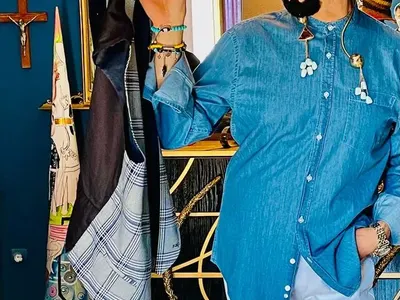 Евгени Минчев  се радва на  голям пакет