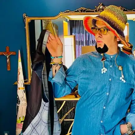 Евгени Минчев  се радва на  голям пакет