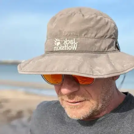 Фалшив Вергов сваля наивни мацки,  иска да ги „опознае“