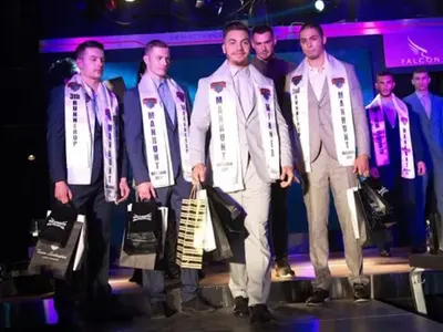 Гласят за Мистър Менхънт левент от чужбина