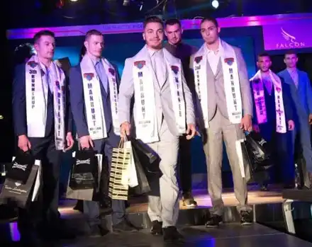 Гласят за Мистър Менхънт левент от чужбина