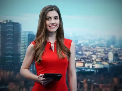 Юксел Кадриев сваля млада колежка