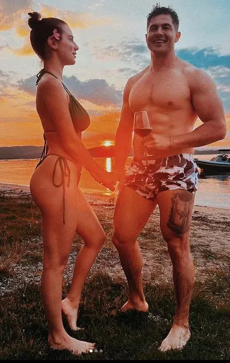 Иво Аръков заведе  младото гадже в Гърция